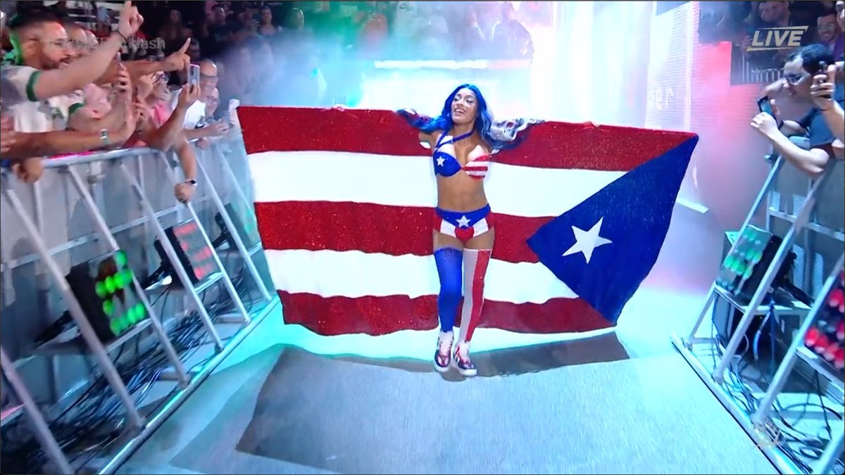 WrestleClips's tweet photo. HOLY SHIT ZELINA VEGA'S OUTFIT IS ICONIC 🇵🇷🔥 #WWEBacklash https://t.co/eqvnT2kycJ