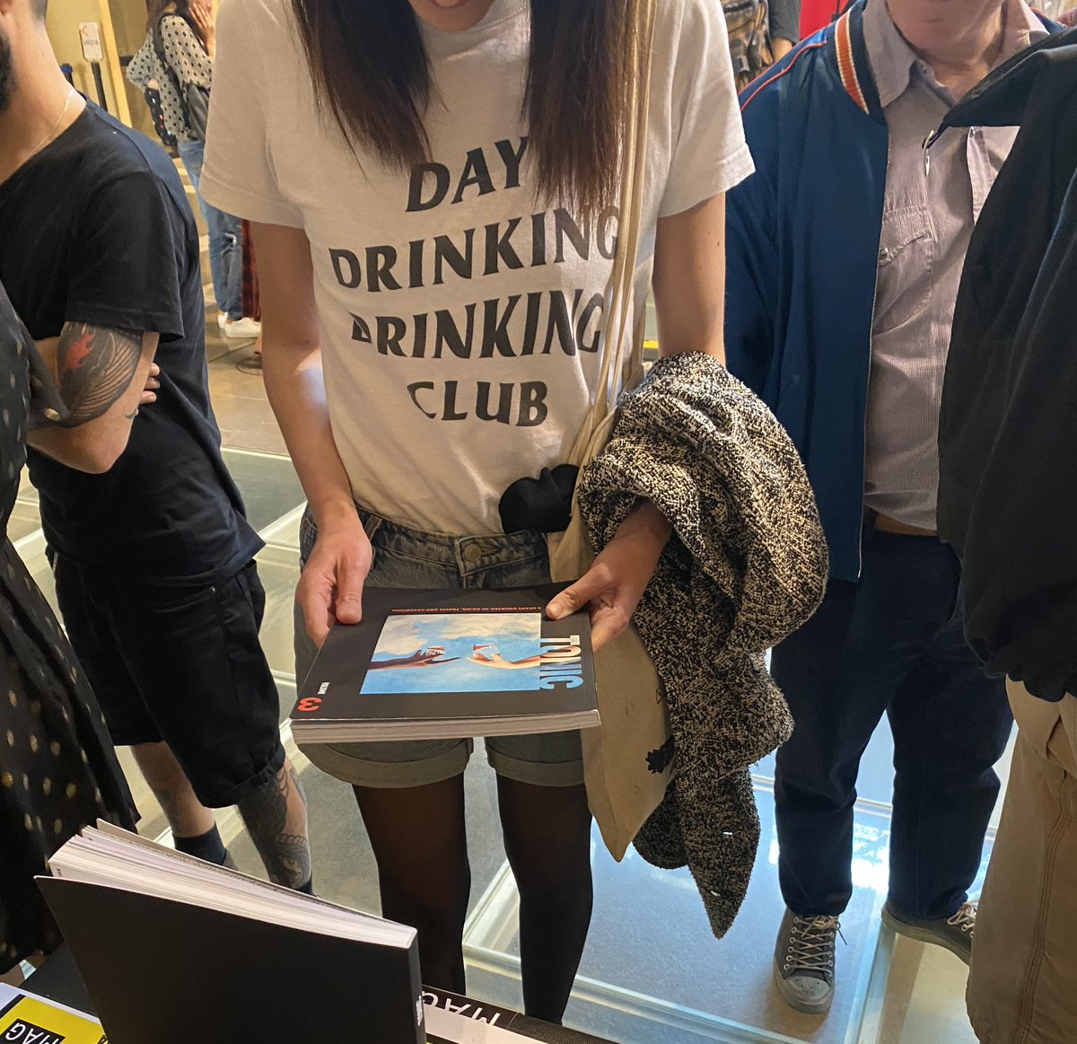 thetonicmag's tweet photo. I’ve been summoning my inner Pete Beale and selling copies of Tonic at the #magtomag indie magazine festival in Bologna. It’s been great to meet so many talented mag makers including @LodestarsTravel. Many thanks to @frabs_magazines for inviting me to this inspiring event. https://t.co/0O49iQAb7O