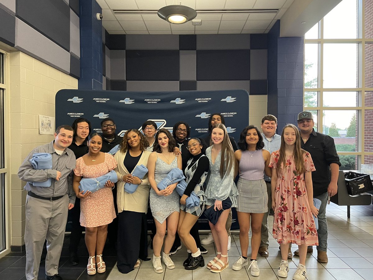 amillerJCHS's tweet photo. So wonderful celebrating the @JCHS_Choir &amp; their amazing year.  Always hard but exciting to see our Senior Singers flights taking off to other destinations.  #proudtobeajet https://t.co/5KpWxy8dry