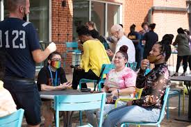 deafdraftiii's tweet image. Black, deaf and proud: Gallaudet University embraces commitment to diversity with student center

@GallaudetU

thedeafdraftiii.art.blog/2023/05/06/bla…