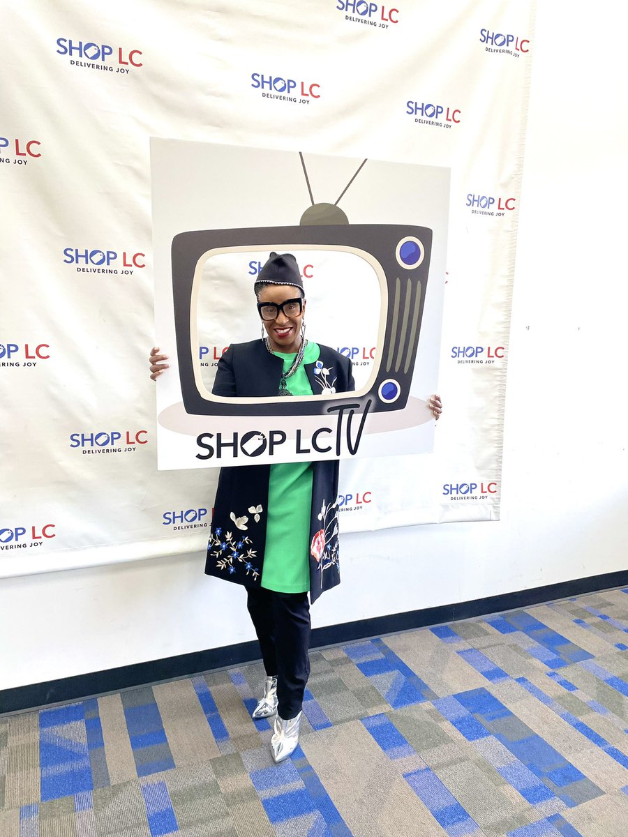 StylistMichelle's tweet photo. So EXCITING to be a JUDGE for the Shop LC (@ShopLCTV) FASHION COLLECTIVE 2 π₯ππΎπ₯#tvstyleexpert #fashioncollective #fashioncollective2 #shoplc #shoplctv https://t.co/tIiG7uJ5j9