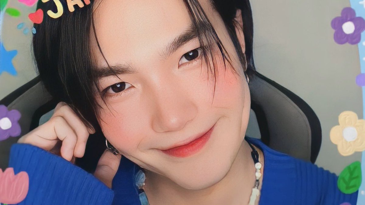 JakaPanoramiia's tweet photo. He deserves to be kissed and called
Beautiful every second of his life
💕🥺🌼💙🌻😭💕💙🌼🌻🤗
#Buildfirstconcert
#makeitaBuildday
#BuildJakapan https://t.co/CFhl1aFS1P