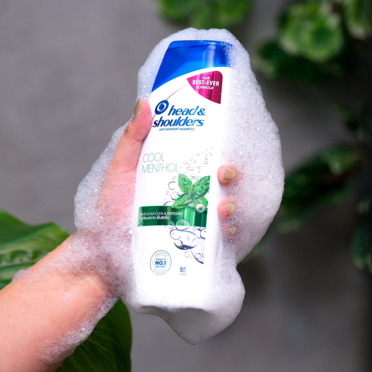 It’s getting hot in here! ☀️

Protect your hair from the hottest of days with the help of Head &amp; Shoulders Cool Menthol. Be dandruff and itch-free para #NoITCHuations even if you're under the sun!

Checkout now: bit.ly/3jL8RbQ

#LetITCHGo #HeadandShouldersPH