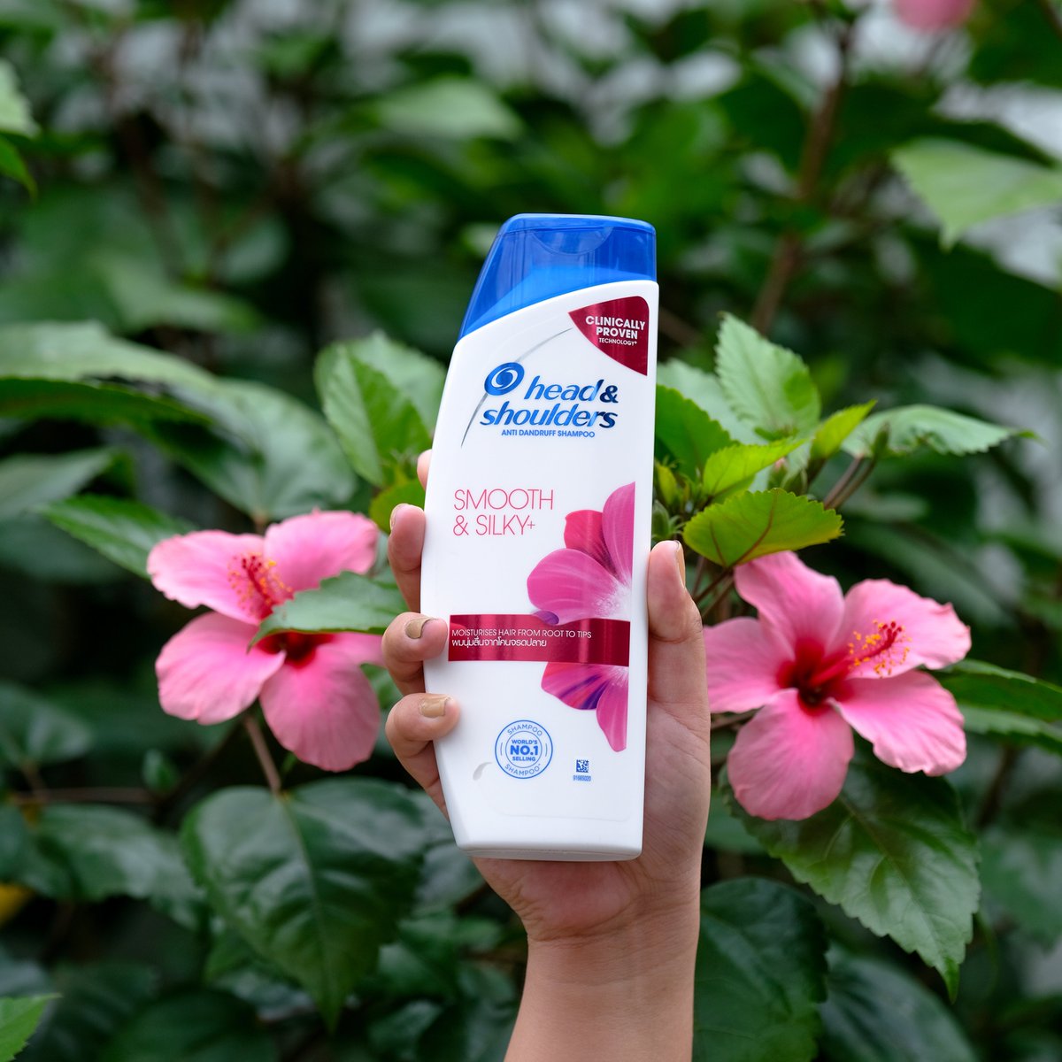 Back in the office after the long weekend? Keep your hair beautiful and ITCH-free with the help of Head &amp; Shoulders Smooth &amp; Silky!

Get yours today! bit.ly/3jL8RbQ
