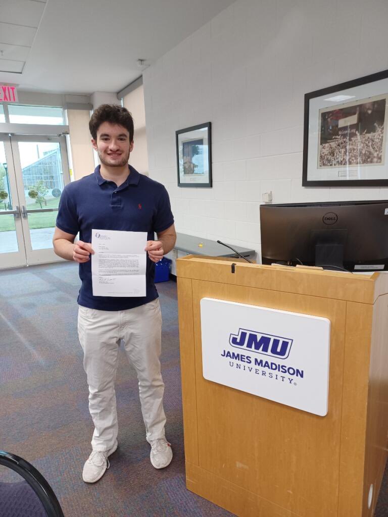 grantjohnson_5's tweet photo. Resume stock the last nine days📈

Thank you @JMUwriting, @jmusmad, @TheBreezeJMU &amp; @va_press_assoc

Onward!🚀 https://t.co/4vFbxI7YUR