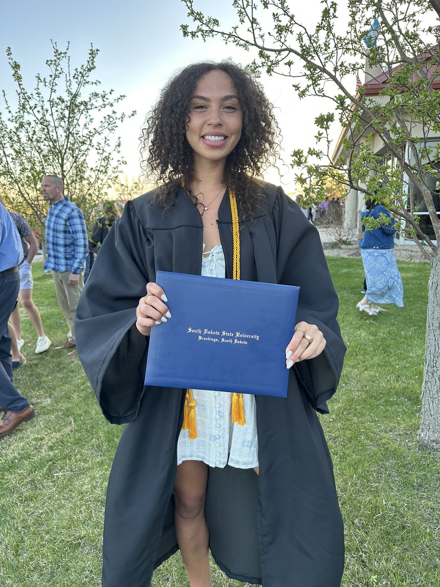 GoJacksVB's tweet photo. Congratulations to four of our seniors who walked at graduation today! 

Akeela Jefferson 🎓 Interior Design 
Jadyn Makovicka 🎓 Community &amp; Public Health 
Anna Nerad 🎓 Community &amp; Public Health 
Carly Wedel 🎓 Consumer Affairs 

#GoJacks 🐰 https://t.co/0k0q5o7Pc5