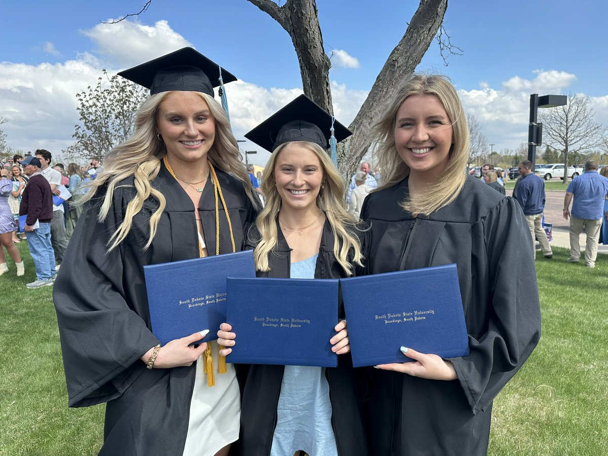 GoJacksVB's tweet photo. Congratulations to four of our seniors who walked at graduation today! 

Akeela Jefferson 🎓 Interior Design 
Jadyn Makovicka 🎓 Community &amp; Public Health 
Anna Nerad 🎓 Community &amp; Public Health 
Carly Wedel 🎓 Consumer Affairs 

#GoJacks 🐰 https://t.co/0k0q5o7Pc5