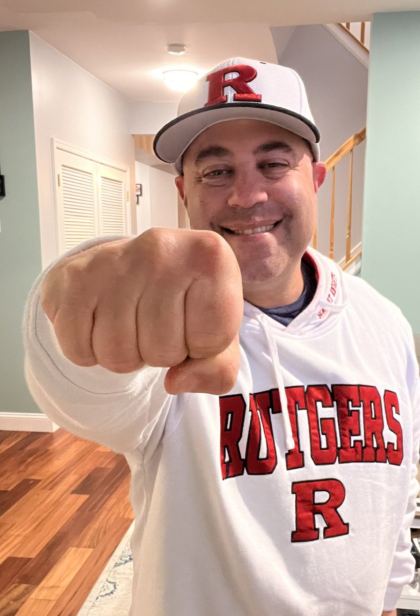 Muzixndmd's tweet photo. #RBaseball #PSUvsRU As if this night couldn’t get any better. Rutgers crushes Penn State again. Get that sweep Scarlett Knights 👏👏👏👏 https://t.co/QYEtfl6p0W