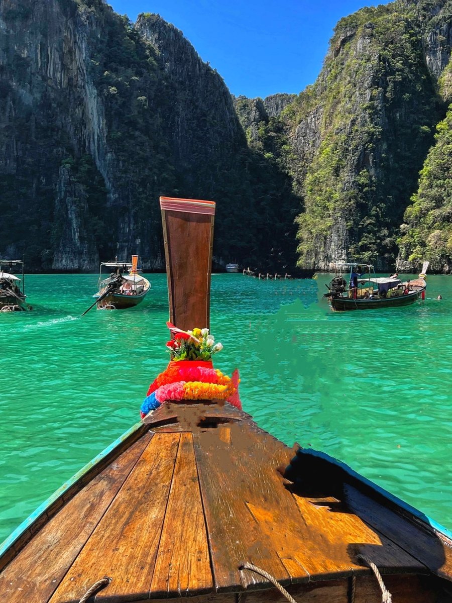 rewalsingh's tweet photo. Thailand is really nice. https://t.co/HbKPmgGiod