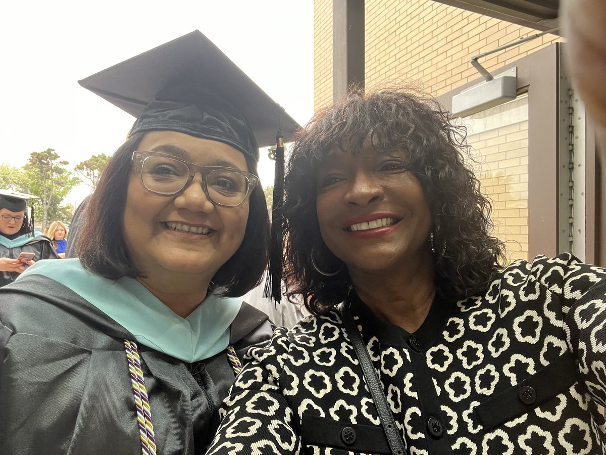 RJDaley_Academy's tweet photo. Congratulations to our PK Teacher Ms. Gonzalez for earning her Masters degree today! #WeareDaley🐎 https://t.co/vR23k6Jf92