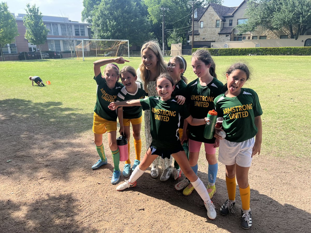 MsGreen4thgrade's tweet photo. Loved watching these sweet girls in their soccer game today! Go Armstrong! ♥️@BetsyCummins @ArmstrongHP https://t.co/oaf79GkHl9