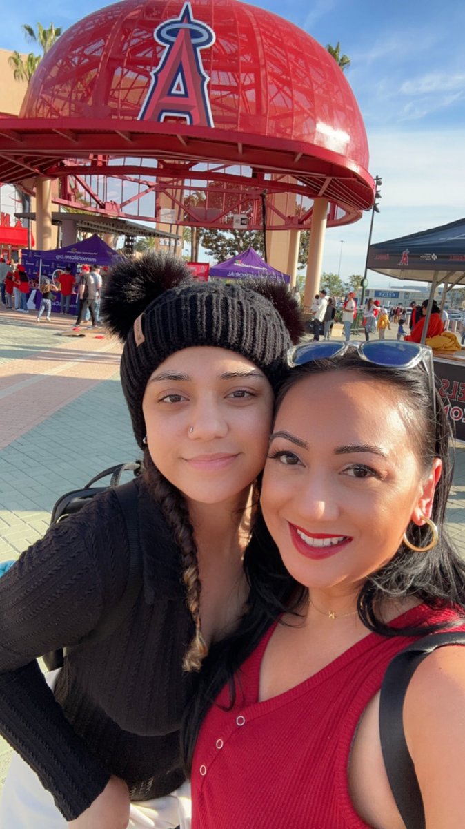 brinaa22's tweet photo. Just a couple girls who love baseball ❤️⚾️ @Angels https://t.co/weYh781BHz