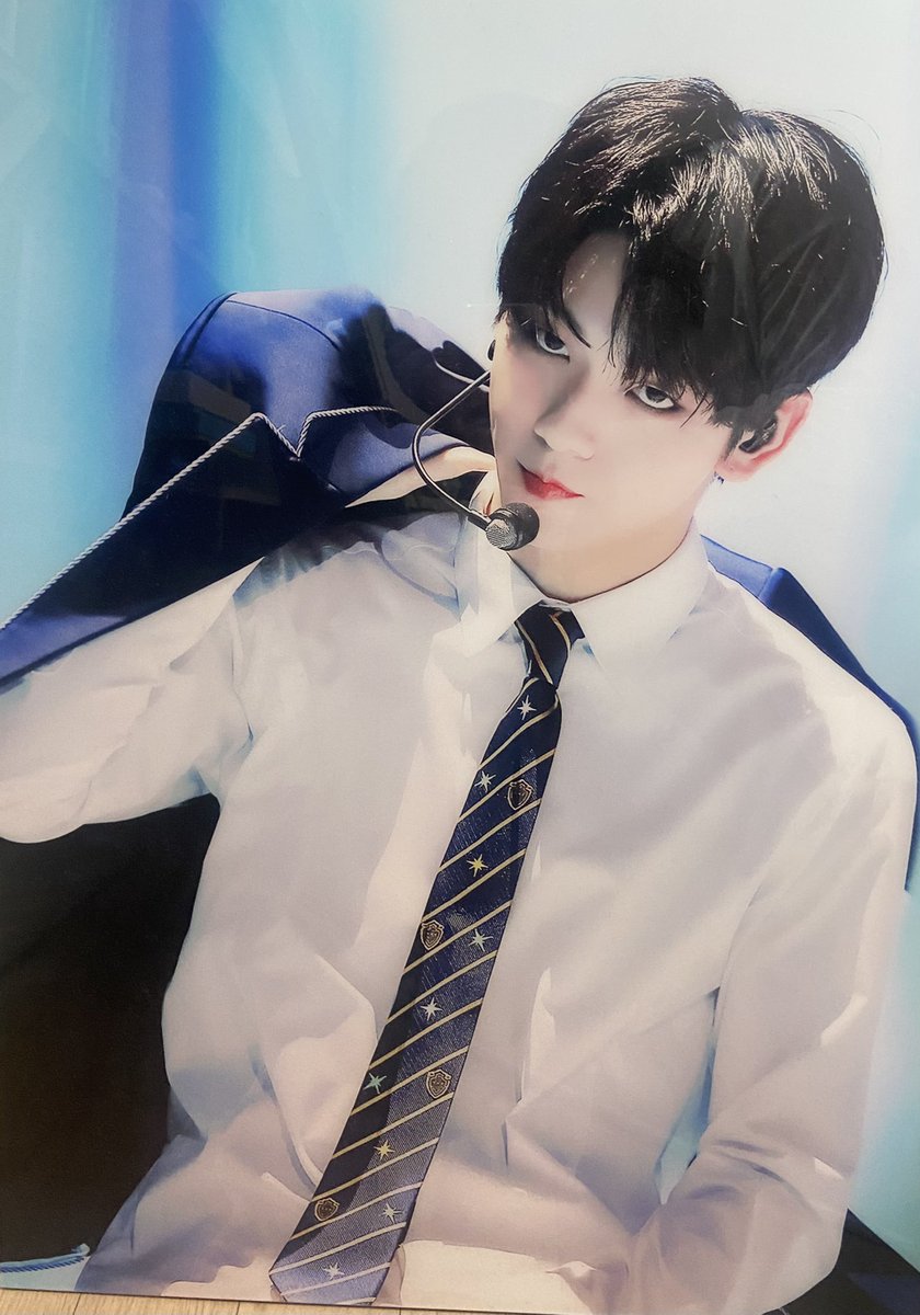 aksh_183's tweet photo. 투모로우바이투게더 수빈 A2아크릴액자 양도합니다

배송비 미포함 3.0
#수빈 #투바투 #수빈액자 #최수빈 https://t.co/e0yRrxTS2M