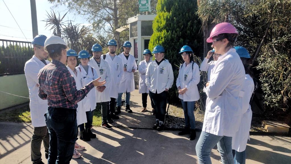 PerieGustavo's tweet photo. En el marco de la cátedra “Higiene y Seguridad Industrial”, los estudiantes de la Tecnicatura Universitaria en Química realizaron prácticas formativas externas en la planta industrial de ProchemBio y en el laboratorio ambiental de la Universidad Tecnológica Nacional
#MasEducacion https://t.co/2fgMBawZH4