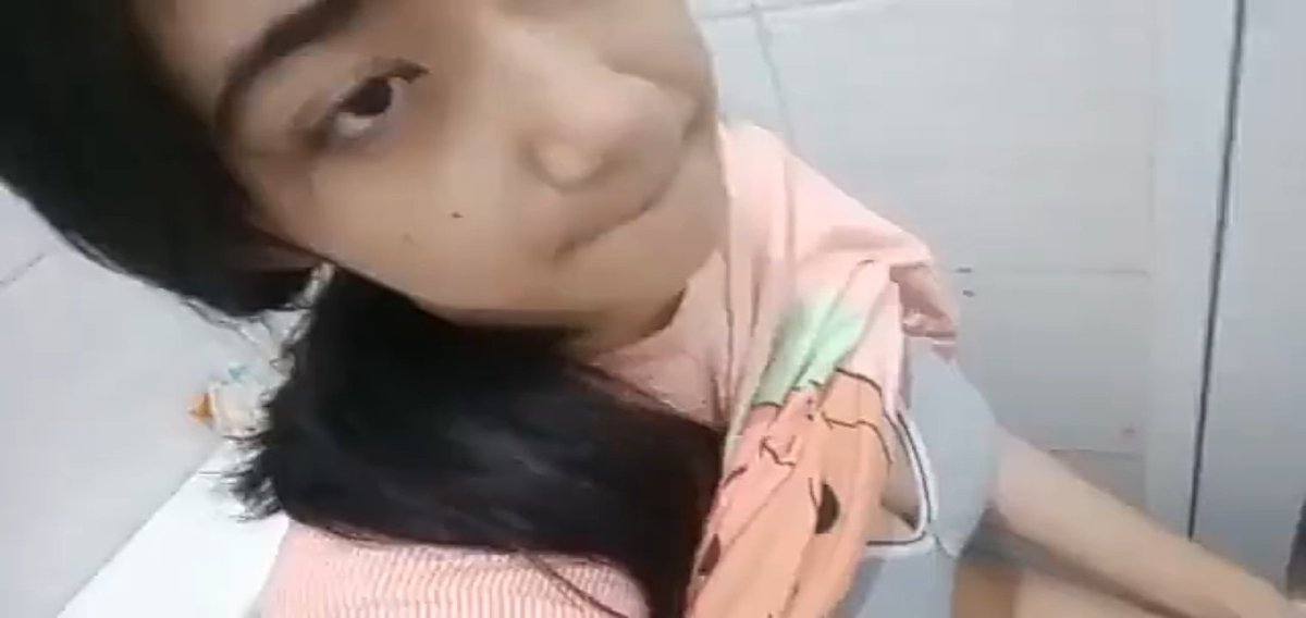 anonim89942933's tweet photo. Di bio🤤#viralterbaru2023 #syakirah #anjay #cewekidaman #body #linksyakirah #perempuanindonesia #tiktokindonesia #cewecantik #cewe #trenfoto #cewekbuncit #trendfotogabut #inscurebadankurus #fashioncewek#syakirah#viral https://t.co/XqxdfrsVTG