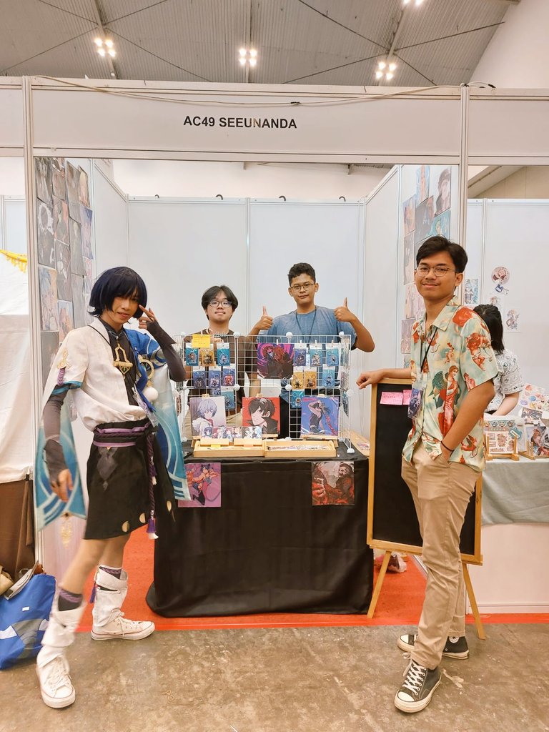 najowh's tweet photo. Buat bung dan nona yang hari ini datang ke day 2 #Comifuro16 jangan lupa mampir ke booth Seeunanda di AC 49 (ada wanderer coy), see you! https://t.co/WC5k2cXWlI