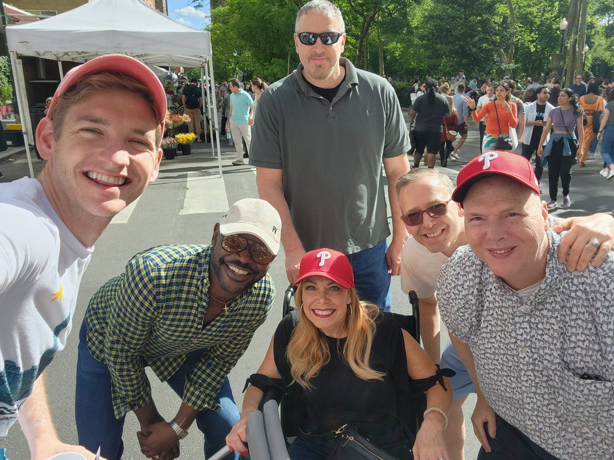 SheilaShowPHL's tweet photo. A picture perfect ☀️day "rolling" through & eating at #RittenhouseRow for the return of the outdoor #RittrowFest Spring Festival. Look who I ran into...saw so many friends! @RittenhouseRow https://t.co/NJiuFfe3x5