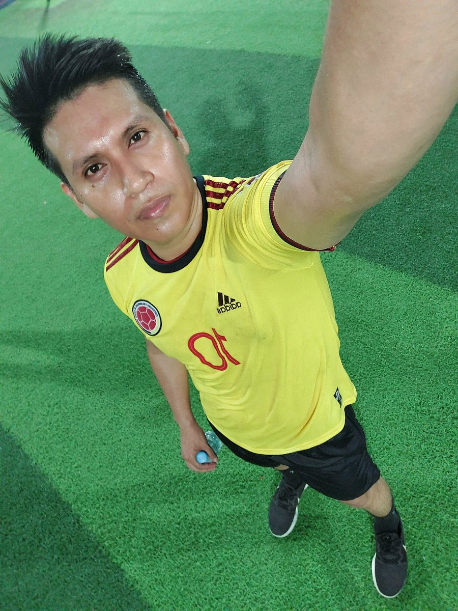 franquinho_'s tweet photo. Noche de deporte #iquitos arg vs Colombia #sportnight https://t.co/E4hzu0Cc2z
