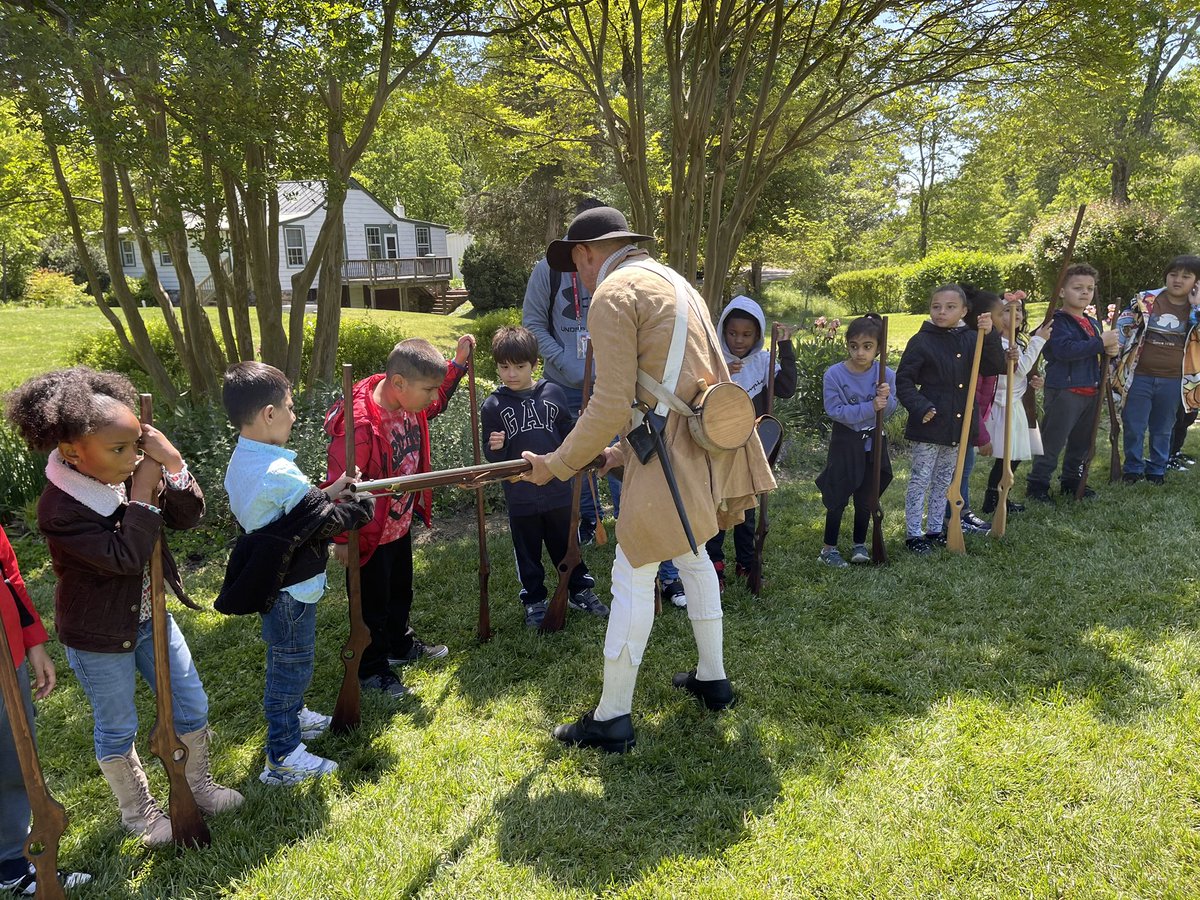 Mrs. Parker's swans tweet media