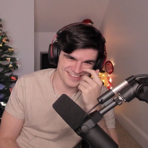 planetkayyy's tweet photo. there’s nobody who deserves the fan base they have as much as him !! I’ve watched him for 2 whole years and it’s been so amazing watching him grow, meet new ppl, and have new adventures yet always stay the same loveable person. happy 2 mil shark man #proudoffoolish #foolish2mil https://t.co/g4Re7KV3d0