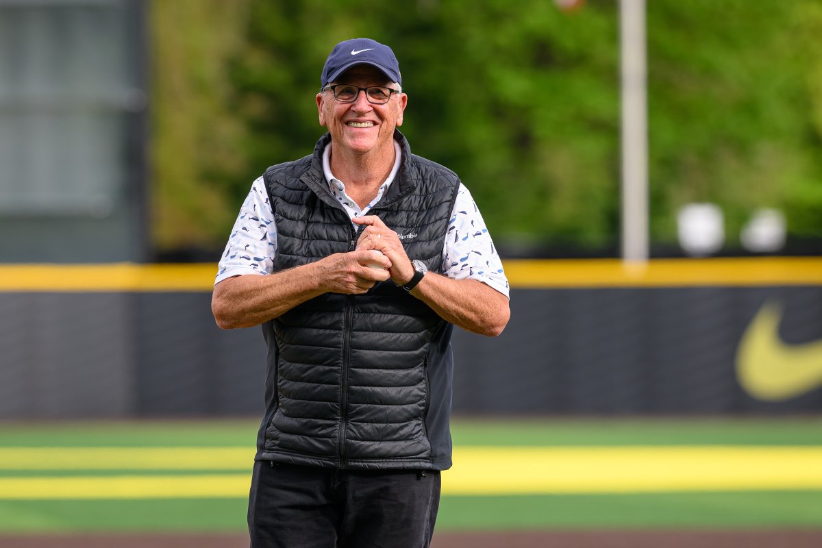 cstrobeck's tweet image. Tonight the Eugene Emeralds appeared in the alternate personality as the Exploding Whales. As part of the fun, the Whales welcomed the original KATU TV reporter Paul Linnman, famous for the live report of the exploding whale debacle. #RootedHere #ExplodingWhale