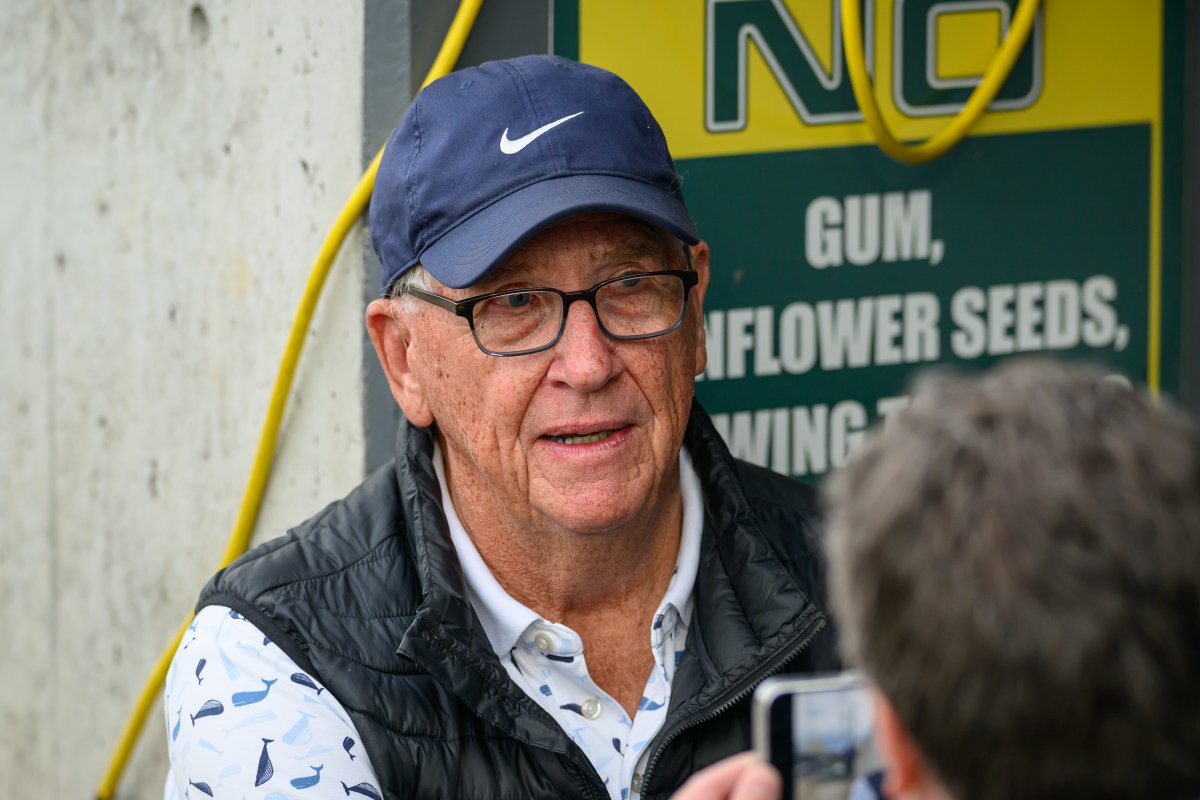 cstrobeck's tweet image. Tonight the Eugene Emeralds appeared in the alternate personality as the Exploding Whales. As part of the fun, the Whales welcomed the original KATU TV reporter Paul Linnman, famous for the live report of the exploding whale debacle. #RootedHere #ExplodingWhale