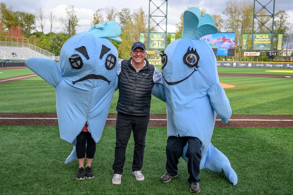 cstrobeck's tweet image. Tonight the Eugene Emeralds appeared in the alternate personality as the Exploding Whales. As part of the fun, the Whales welcomed the original KATU TV reporter Paul Linnman, famous for the live report of the exploding whale debacle. #RootedHere #ExplodingWhale