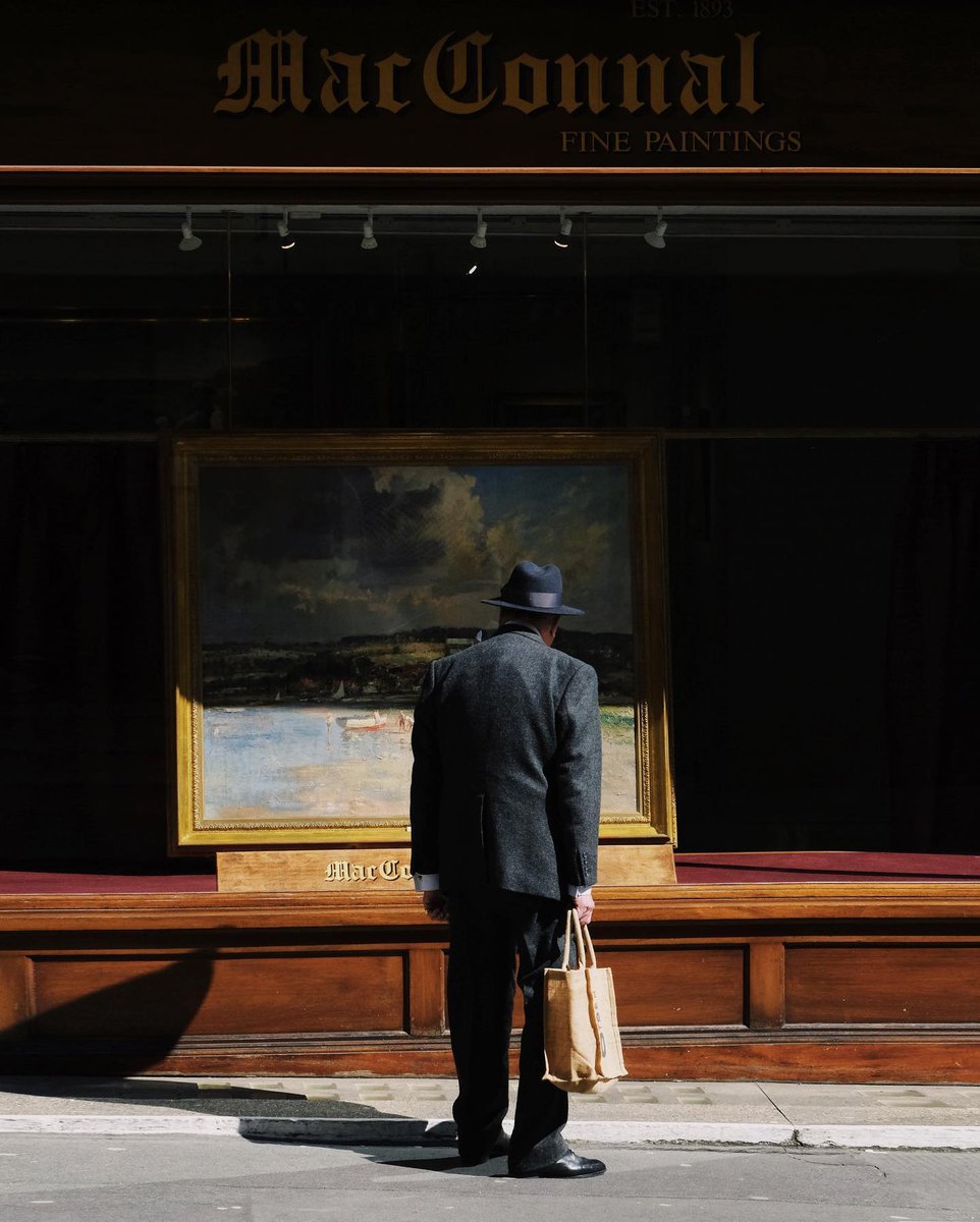 Looking at painting ~ 𝘍𝘳𝘢𝘯𝘤𝘦𝘴𝘤𝘰 𝘎𝘪𝘰𝘪𝘢