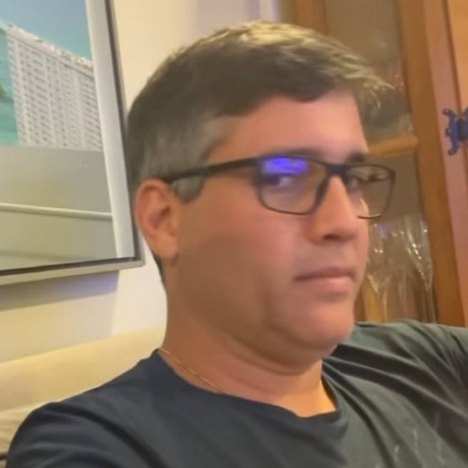 hellensfk's tweet photo. ela consegue ser pior que ele na cara de pau https://t.co/iYLEA7DGmf
