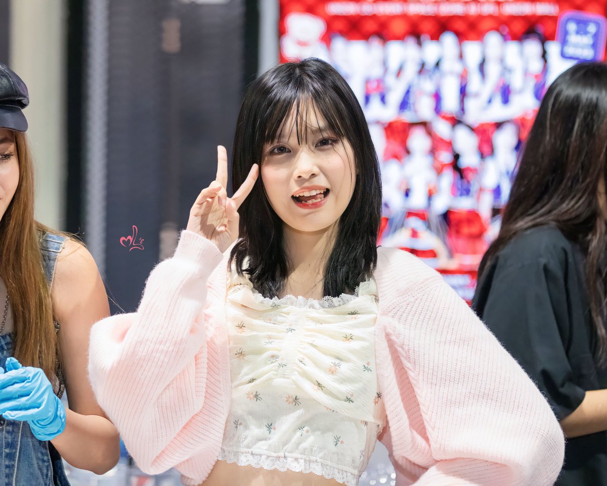 LsHeartsProject's tweet photo. วันนี้ Roadshow ที่ Union Mall อีกวัน มาหาน้องแอลกันเยอะๆนะคะ 🩵🩶

#LBNK48 #BNK48 #หัวใจของแอล https://t.co/ARidWSRRrH
