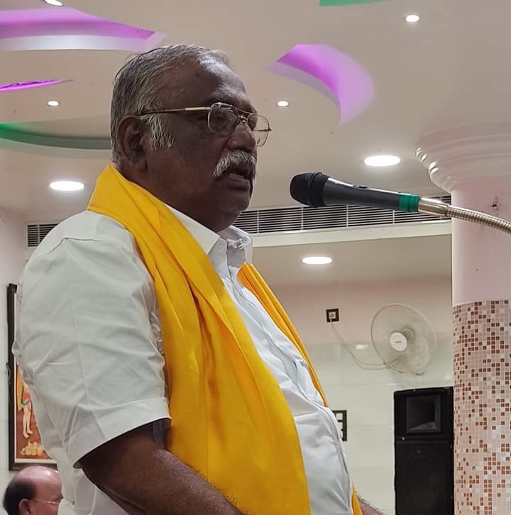 PerumpalliM's tweet photo. *பா.ம.க, வன்னியர் சங்க மாவட்ட தலைவர், செயலாளர் கூட்டுக் கூட்டத்தில், மாநில வன்னியர் சங்க தலைவர் "பெரியவர்" பு தா அருள்மொழி  அவர்கள் உரையாற்றி வருகிறார்..!* https://t.co/MzOWdXbGaX