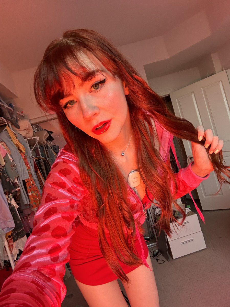 Honey🇮🇹🍯 on Twitter: "RT @LanieLuxx: i look hot just ignore the heart