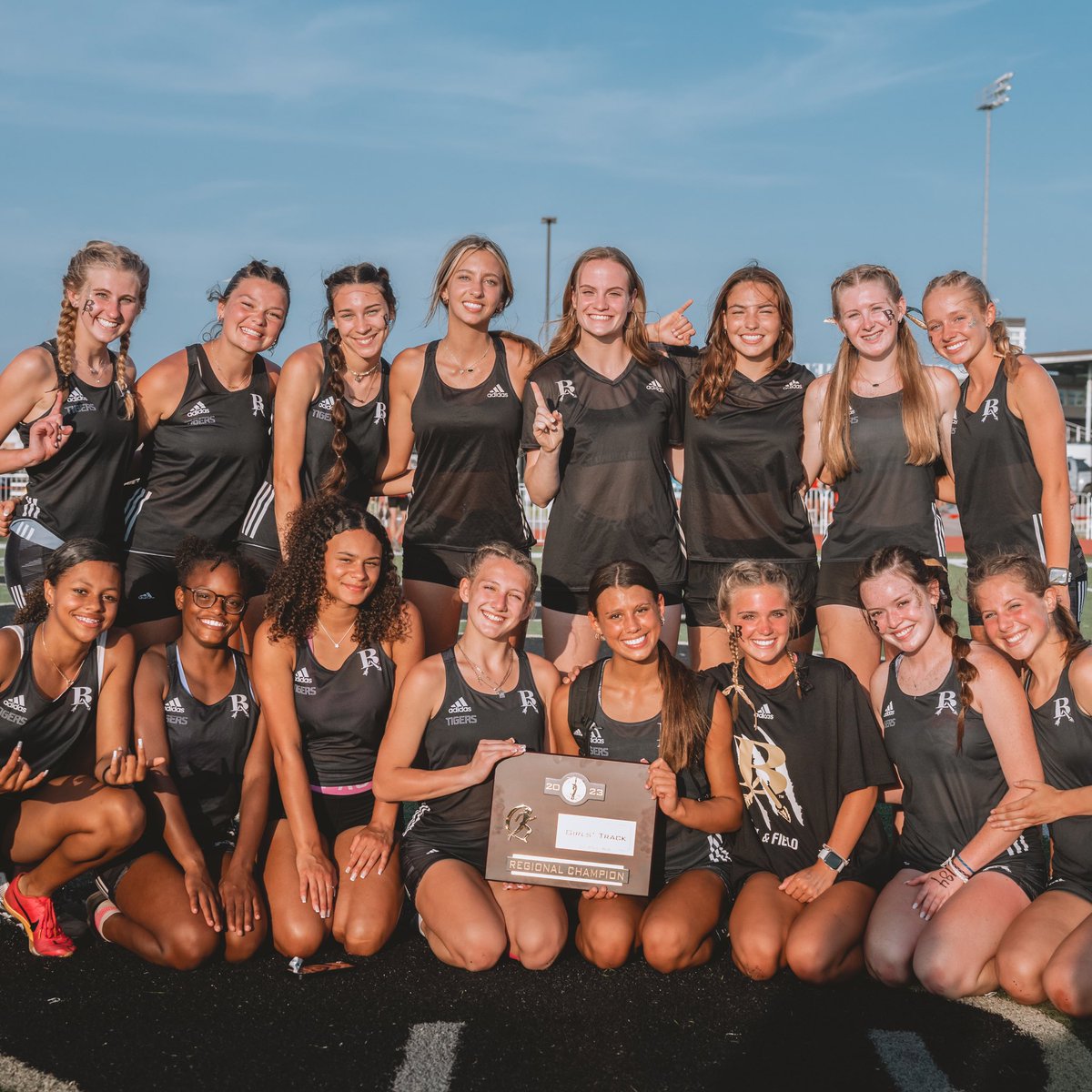 batigersports's tweet photo. REGIONAL CHAMPIONS‼️

Girls Team | 1st Place 🥇
Boys Team | 1st Place 🥇

State Meet ➡️ Next Week

#goBA🐅 https://t.co/6fokMtDQqE