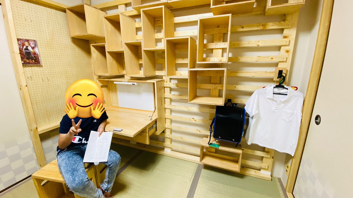 bobma_san's tweet photo. DIY記録

壁面収納&amp;勉強机

作成に至った経緯

マンション住まいの姉から「小学生の息子の勉強机を作って欲しい」との依頼を受けて現地調査。おもちゃや本なども収納したいとの要望を受けて検討した結果、フレンチクリートを採用してこの形になりました。

 #DIY    

設計図と完成写真 https://t.co/SEx1QmcA97
