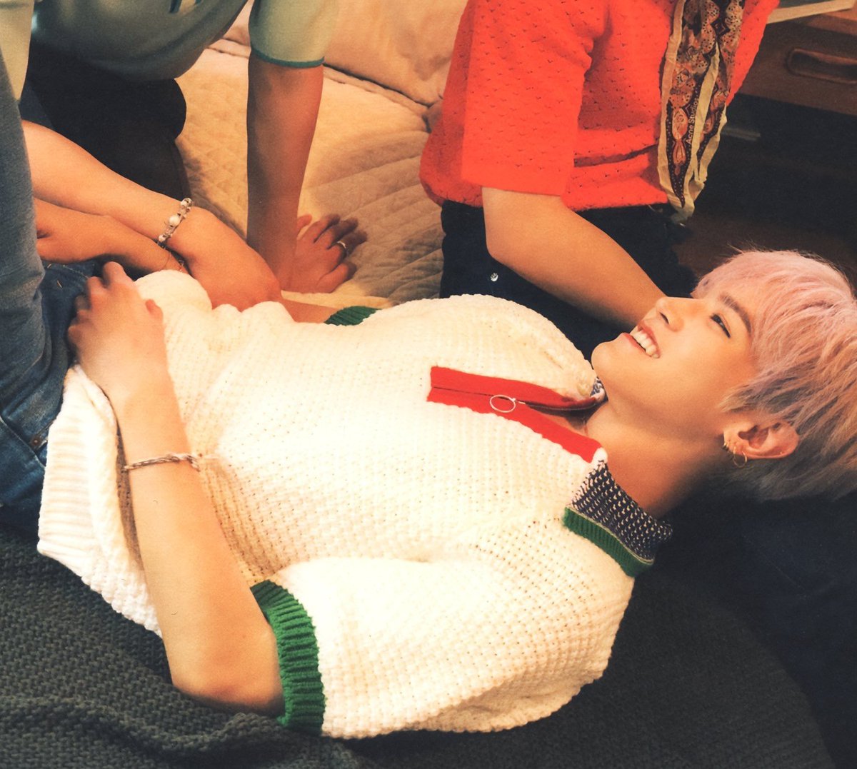 taeyongpictures's tweet photo. and the saga continues...🧍‍♂️ https://t.co/U0DSSnMxKD