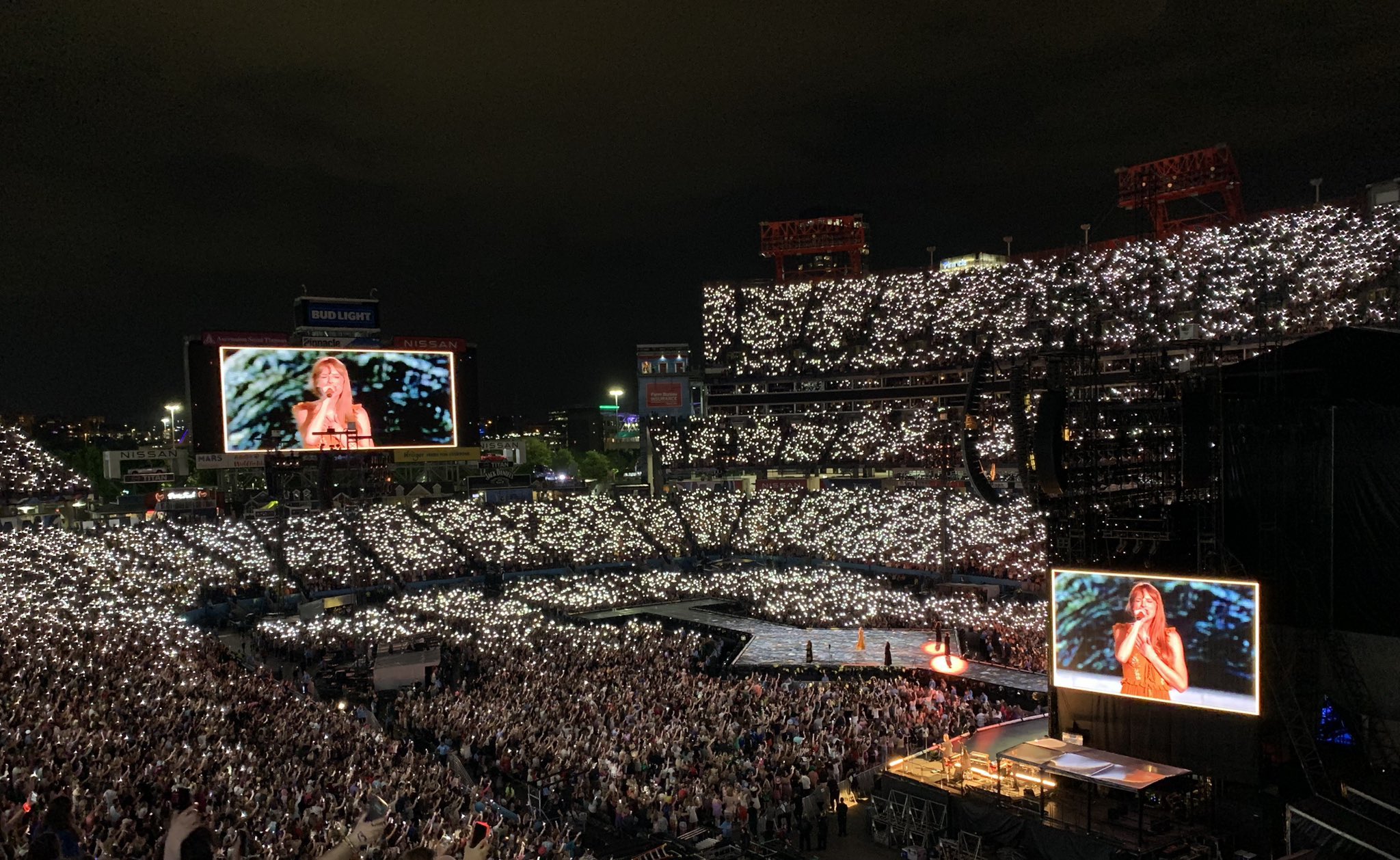 Taylor Swift Facts on X: "The crowd tonight turning on their phone  flashlight during “marjorie” #TSTheErasTour 📸: @jaymie_bailey ✨  https://t.co/jcHBhJH7bl" / X