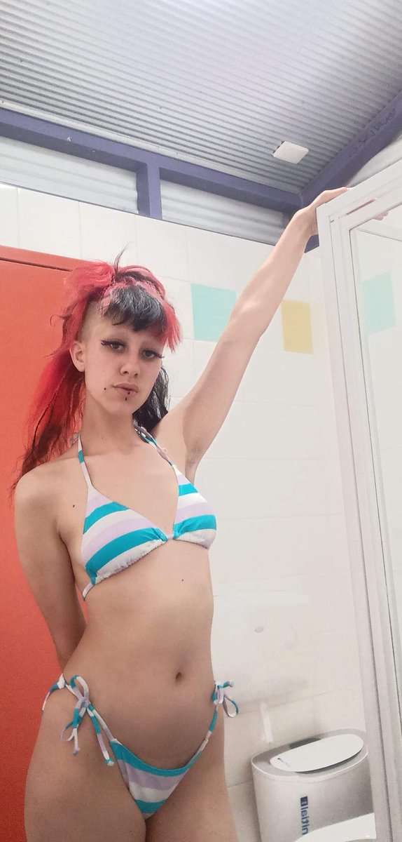 Reddfairybredd's tweet photo. Slim thick emo whore 
Click the link in my bio xx
#kink #emo #slimthicc https://t.co/XZtZtDVIyy