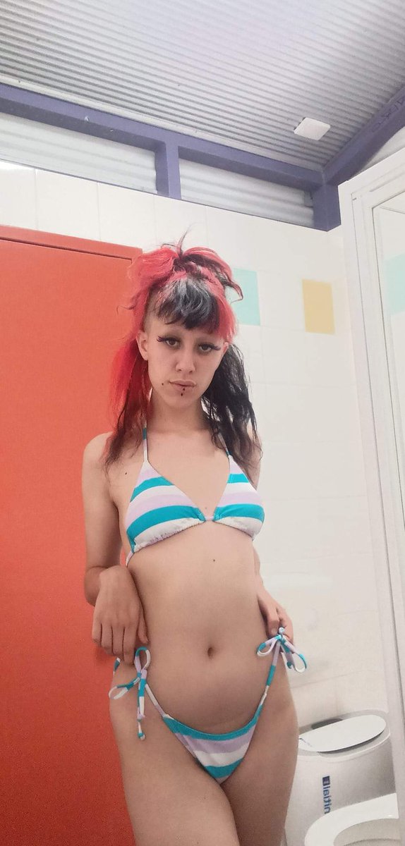 Reddfairybredd's tweet photo. Slim thick emo whore 
Click the link in my bio xx
#kink #emo #slimthicc https://t.co/XZtZtDVIyy