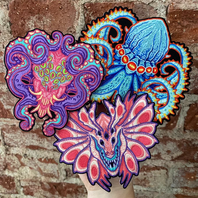 Embroidered patches 
