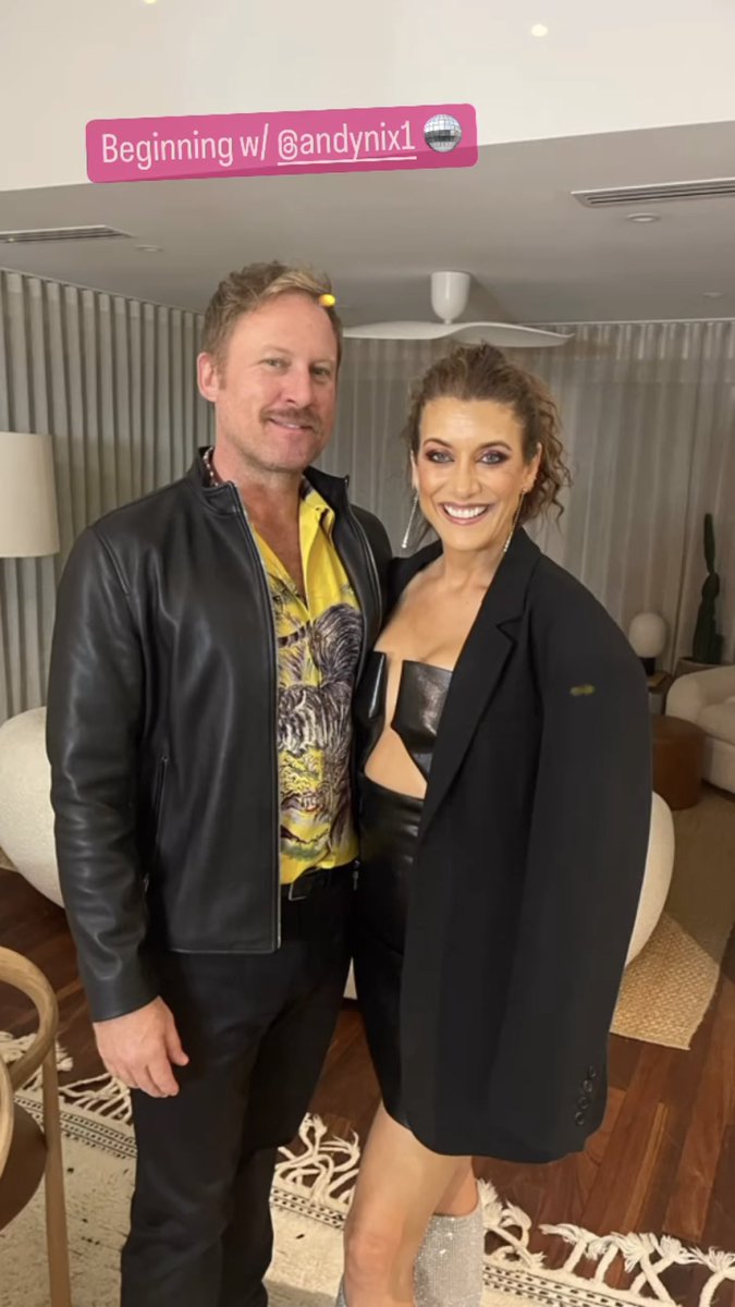 kwalshbr's tweet photo. Lindos demais! Kate Walsh e Andrew Nixon curtindo a noite no Connection Nightclub. 💜 https://t.co/VDoa5ibQ6Y