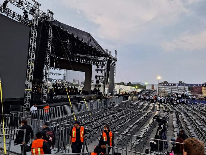AntoniaLagrana's tweet image. ¡Todo listo para el concierto de @MarcoASolis  en Pachuca! 
Hoy! 
#ElBukiWorldTour2023 
#pachucahidalgo