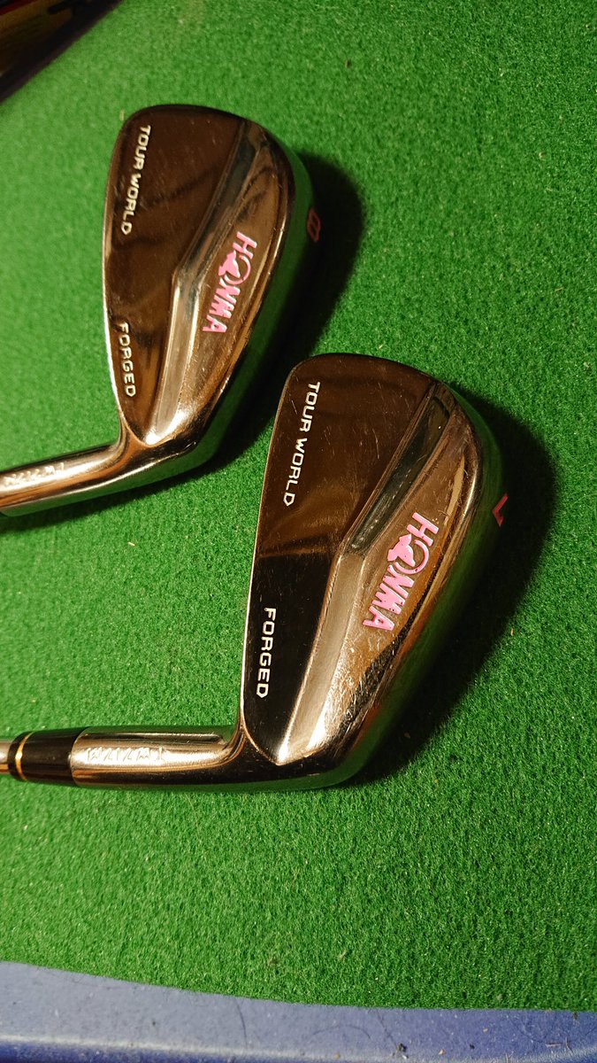 雨で暇すぎて、自分で、カラーChange!
残り４本は、パープル、ゴールドにしようかな😁✨✨