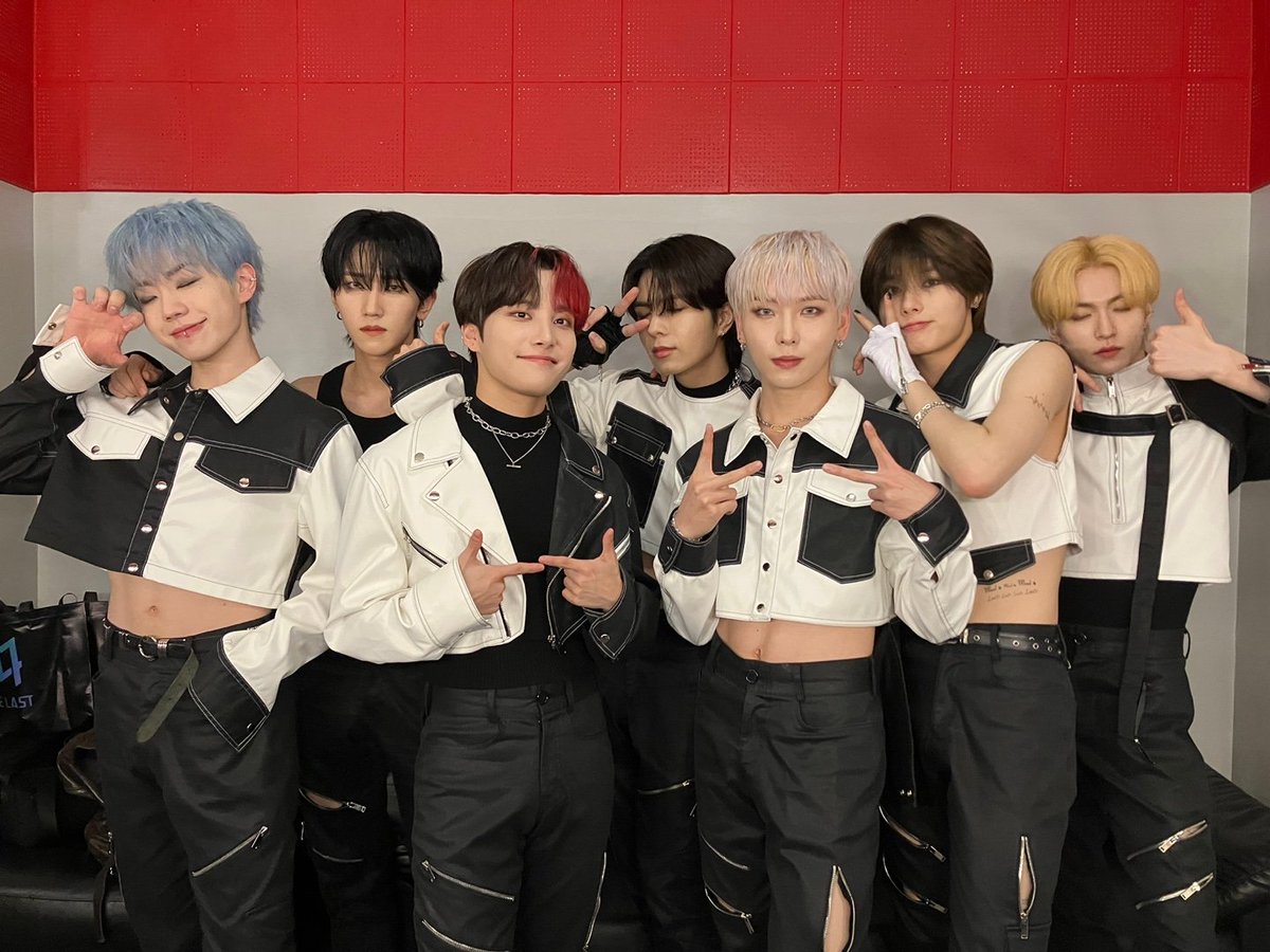 E'LAST(엘라스트) tweet media