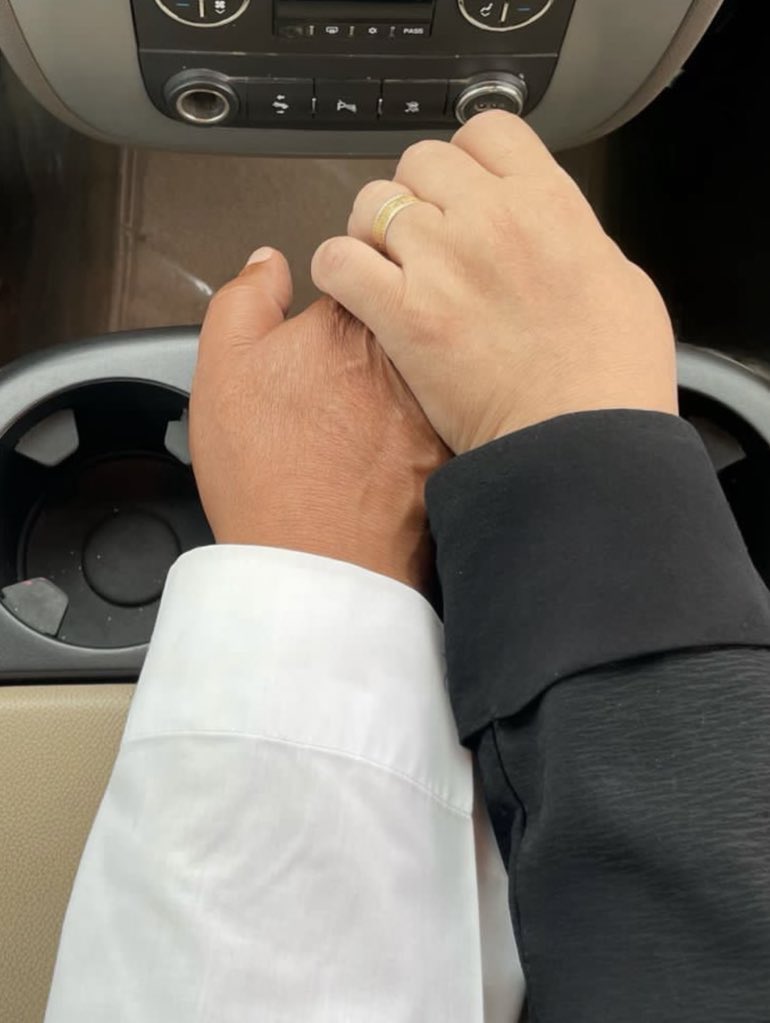 6_eeeee's tweet photo. والله ان " أمي وأبوي " نعمتي ونعيمي وأمان قلبي وطمأنينة روحي اللهُم أحفظهم لنا وطول بعمارهم يارب ياكريم 🤍🤍 https://t.co/FlAN7Zfysv