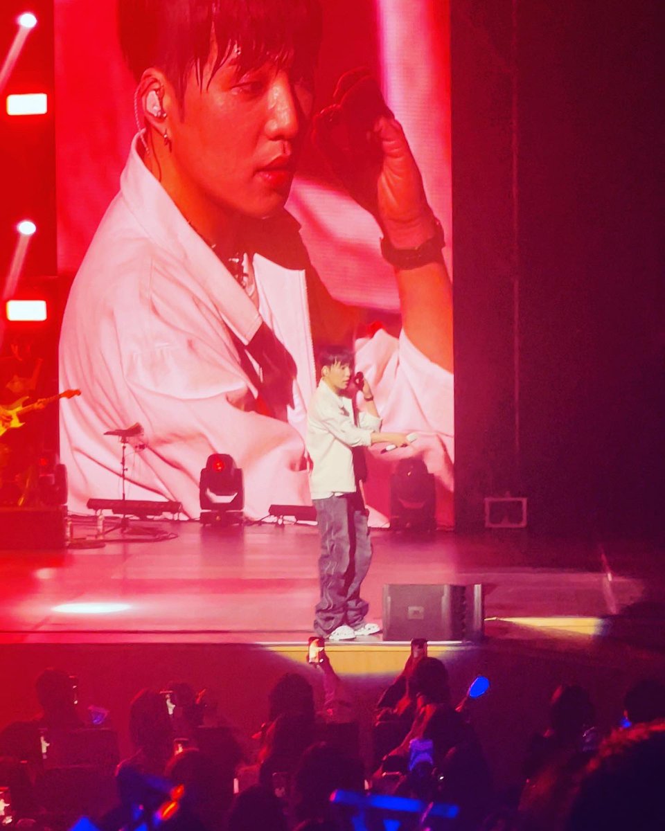 yktwhj's tweet photo. 어제 정말 너무너무 행복했다 ㅠㅠㅠ
오랜만에봐서도 좋았고..
오랜만에 봉도 흔들수 있어서도 좋았다..
역시 나한텐 위너다!!!!

#위너 #어썸스테이지위너 #WINNER #강김송이 #강승윤 #김진우 #송민호 #이승훈 #BXSCO https://t.co/ccYdRtuyEm
