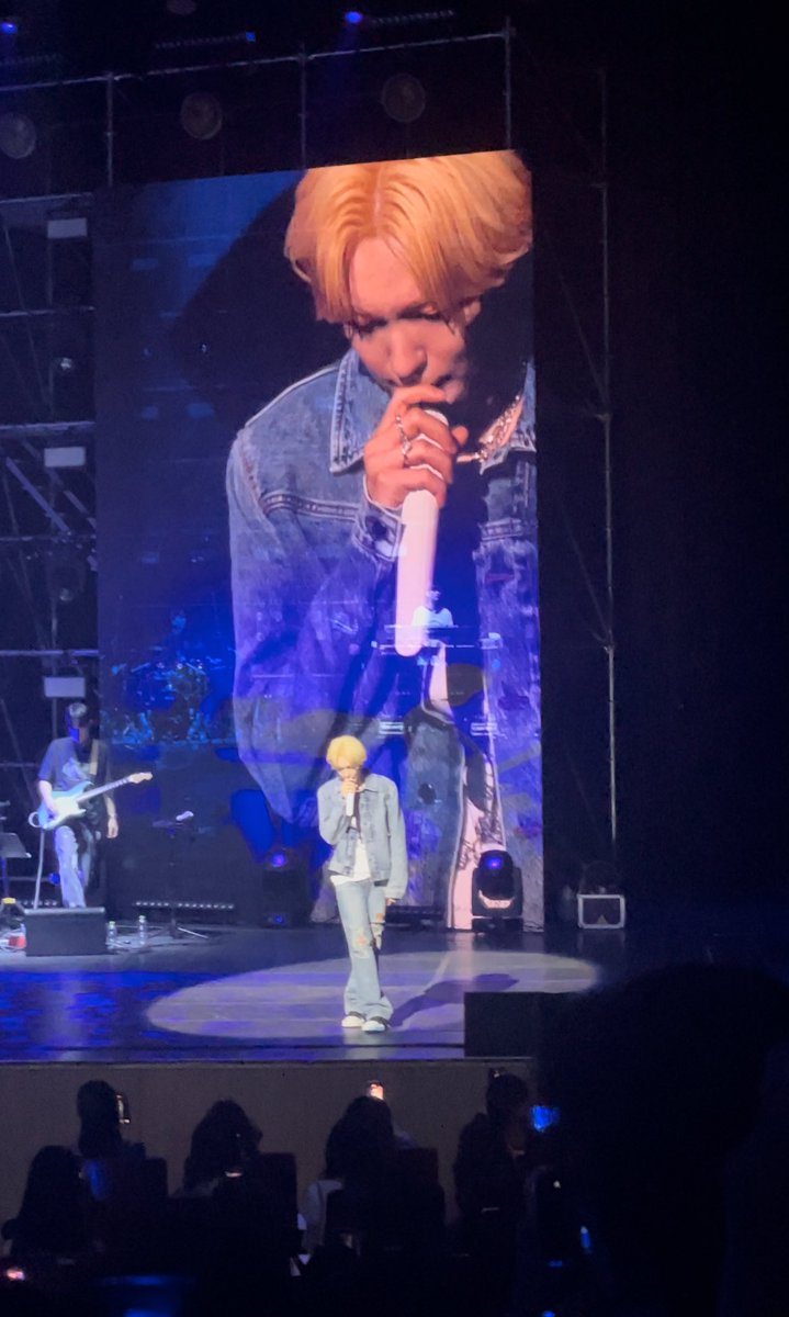 yktwhj's tweet photo. 어제 정말 너무너무 행복했다 ㅠㅠㅠ
오랜만에봐서도 좋았고..
오랜만에 봉도 흔들수 있어서도 좋았다..
역시 나한텐 위너다!!!!

#위너 #어썸스테이지위너 #WINNER #강김송이 #강승윤 #김진우 #송민호 #이승훈 #BXSCO https://t.co/ccYdRtuyEm
