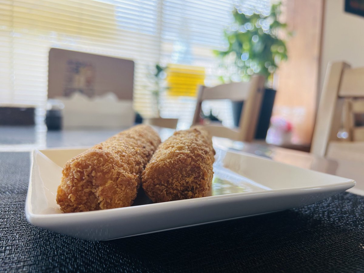 LAyubowan's tweet photo. #fishrolls #loungeayubowan https://t.co/oEN4YlPbfP