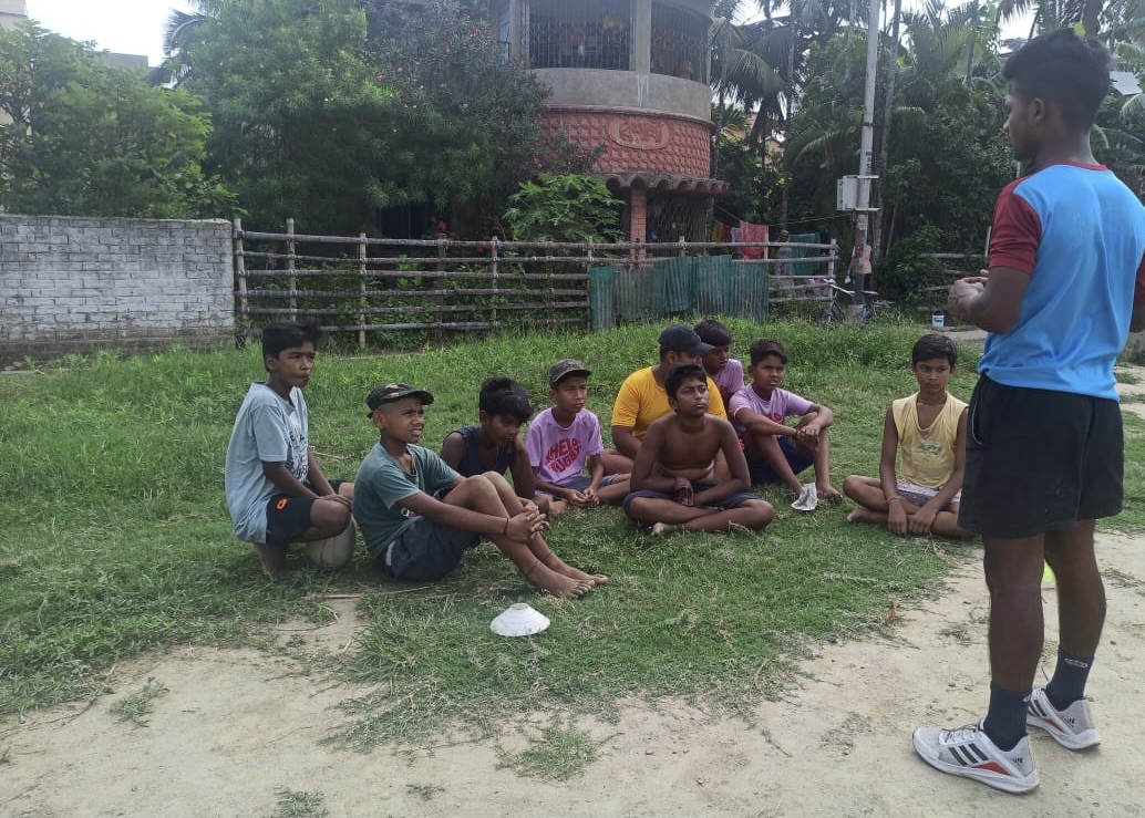 KheloRugby's tweet photo. #SchoolIsGreat
Our theme for May is 'School is Great'.....
As Coach Monu said,
"Playing rugby is what we all love to do but we also need to help all the children understand why being in school and studying is important."
Well said Monu! https://t.co/V2VObP8pB3