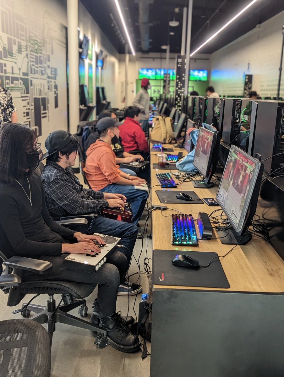 LHFullerton's tweet photo. ⚡️DANGER TIME OVER IN FULLY⚡️
LESSS GOOOO, the fighting never stops!
#dangertime #localhost #localhostfullerton #lan #ggst #meltyblood #fightinggames #community https://t.co/XP8XWaEkRT