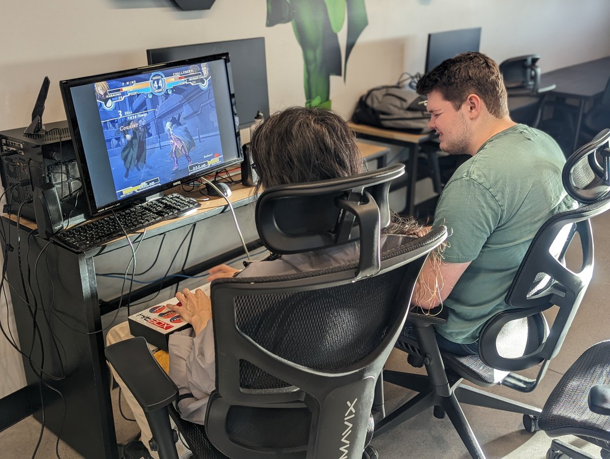 LHFullerton's tweet photo. ⚡️DANGER TIME OVER IN FULLY⚡️
LESSS GOOOO, the fighting never stops!
#dangertime #localhost #localhostfullerton #lan #ggst #meltyblood #fightinggames #community https://t.co/XP8XWaEkRT